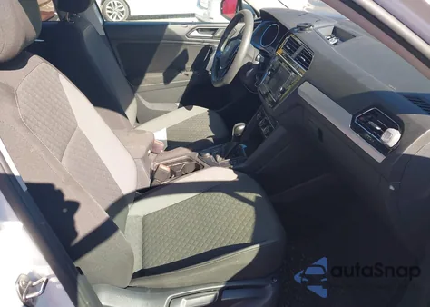 2018 Volkswagen Tiguan 2.0T S z USA, uszkodzony, nr VIN 3VV0B7AX9JM109992